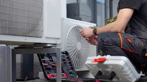 Técnicos en aire acondicionado