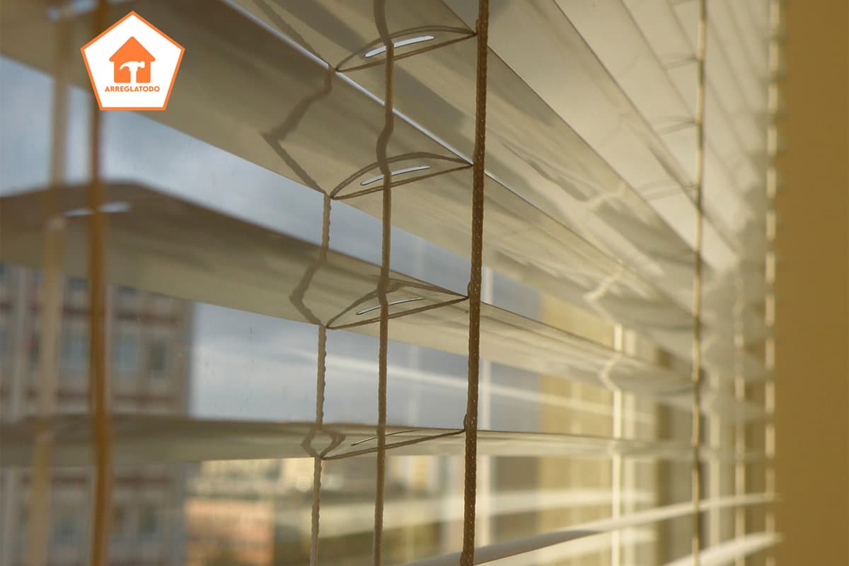 Lavado de Cortinas: Renueva la Frescura de tus Espacios